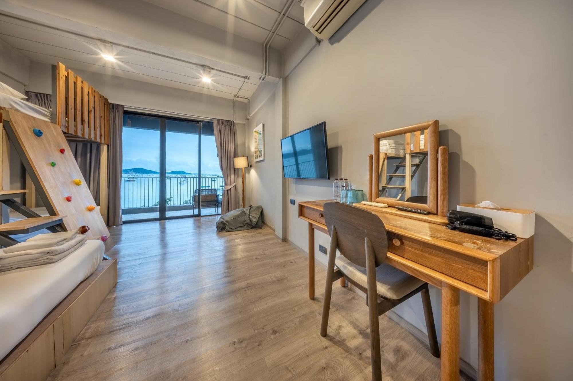 Shin Arch39 Phuket Beach Front - Sha Plus Chalong Extérieur photo