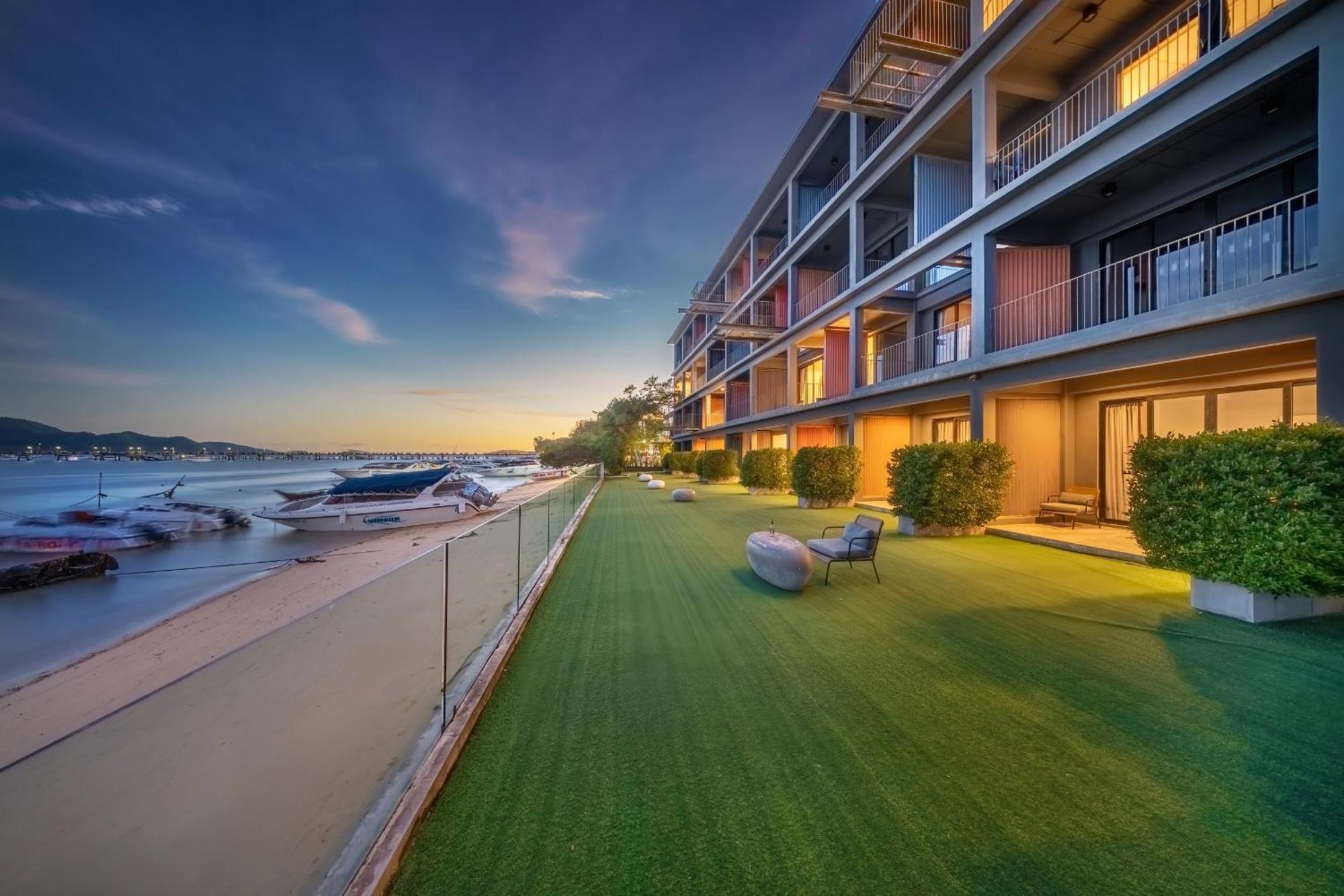 Shin Arch39 Phuket Beach Front - Sha Plus Chalong Extérieur photo