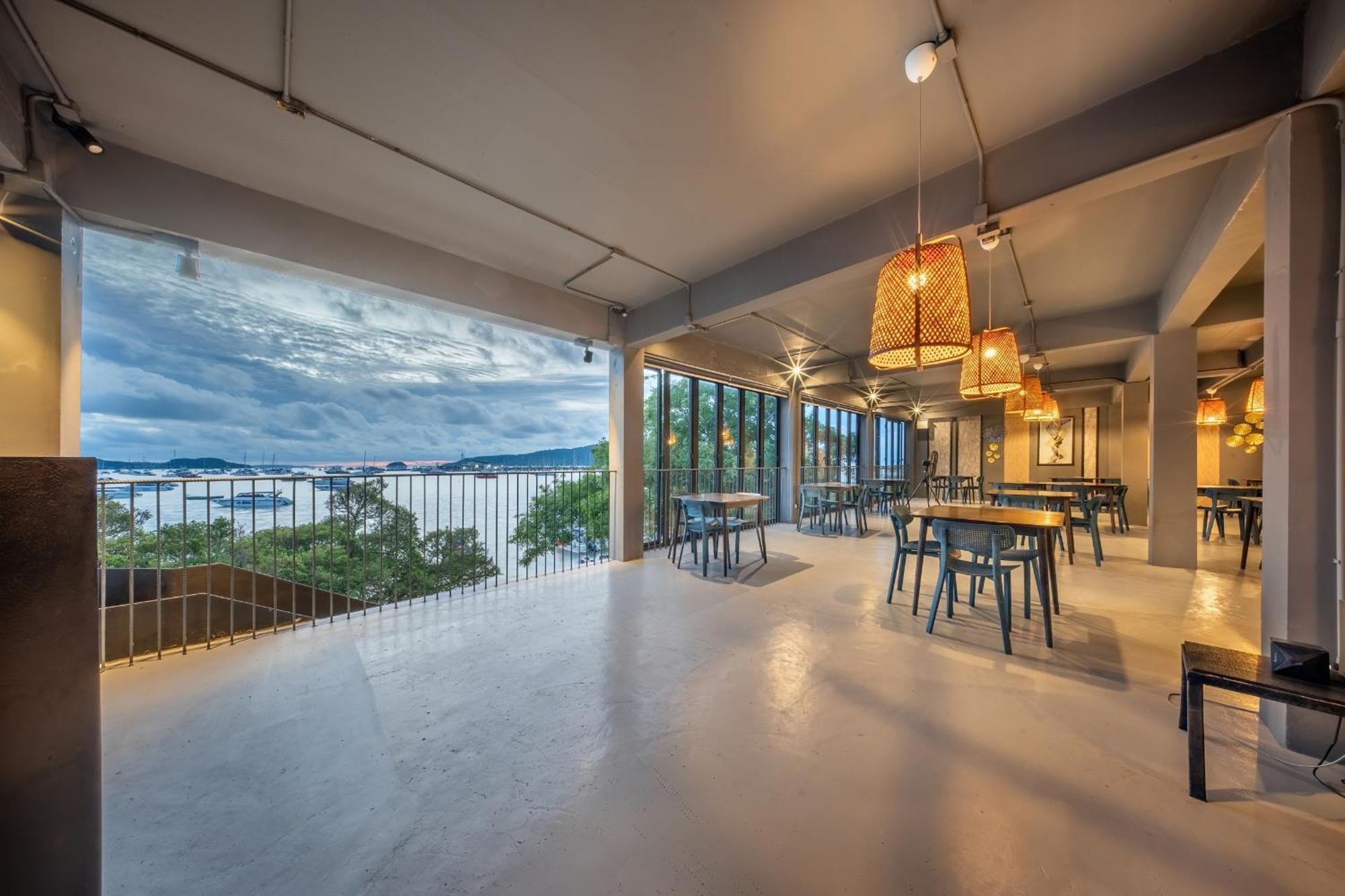 Shin Arch39 Phuket Beach Front - Sha Plus Chalong Extérieur photo