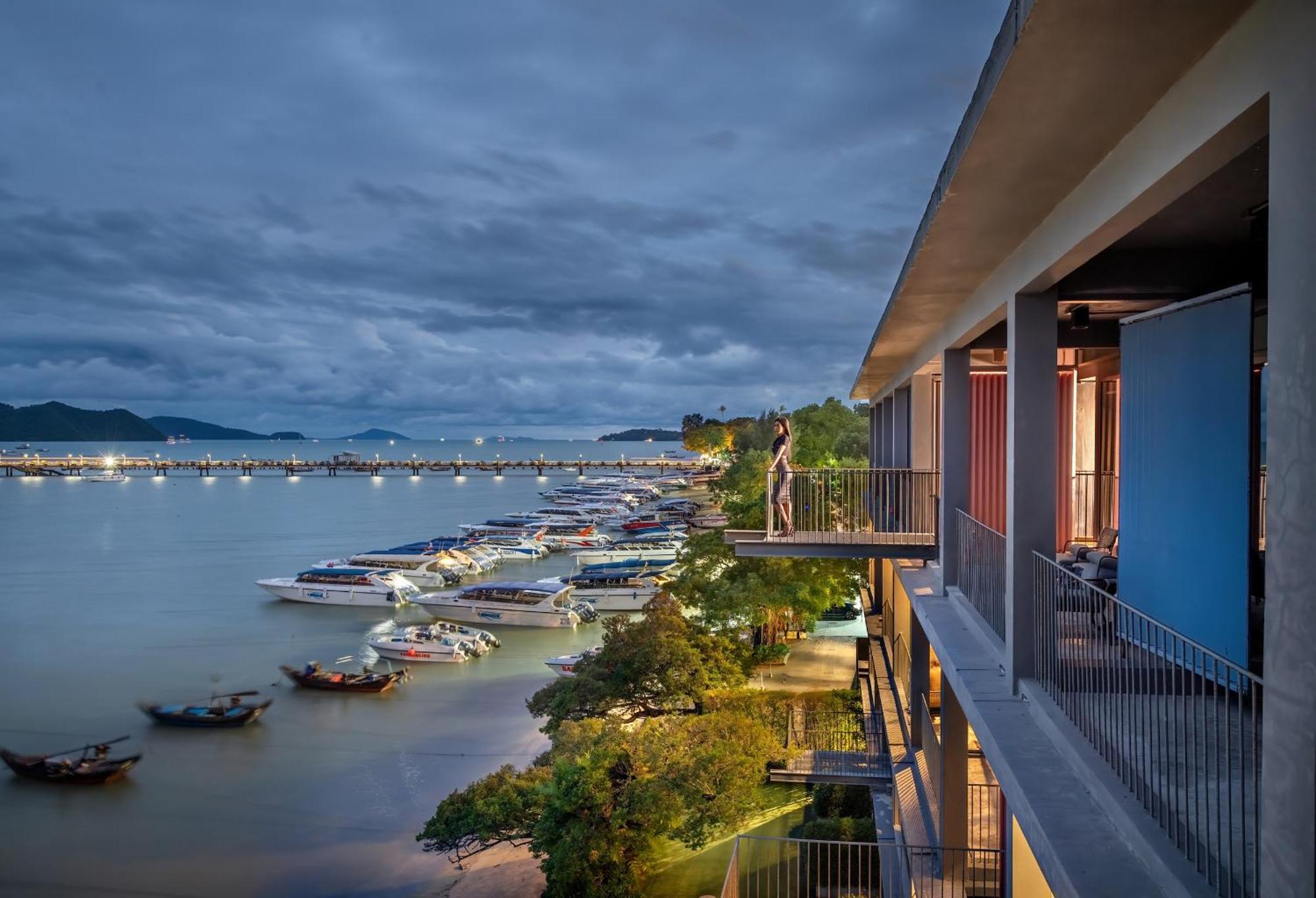 Shin Arch39 Phuket Beach Front - Sha Plus Chalong Extérieur photo