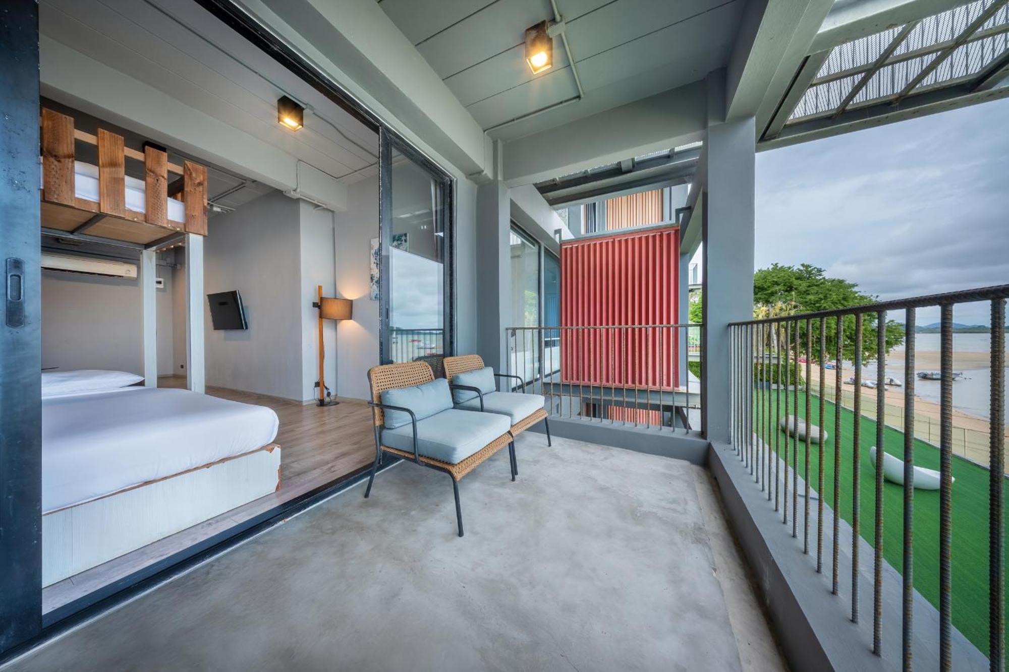 Shin Arch39 Phuket Beach Front - Sha Plus Chalong Extérieur photo