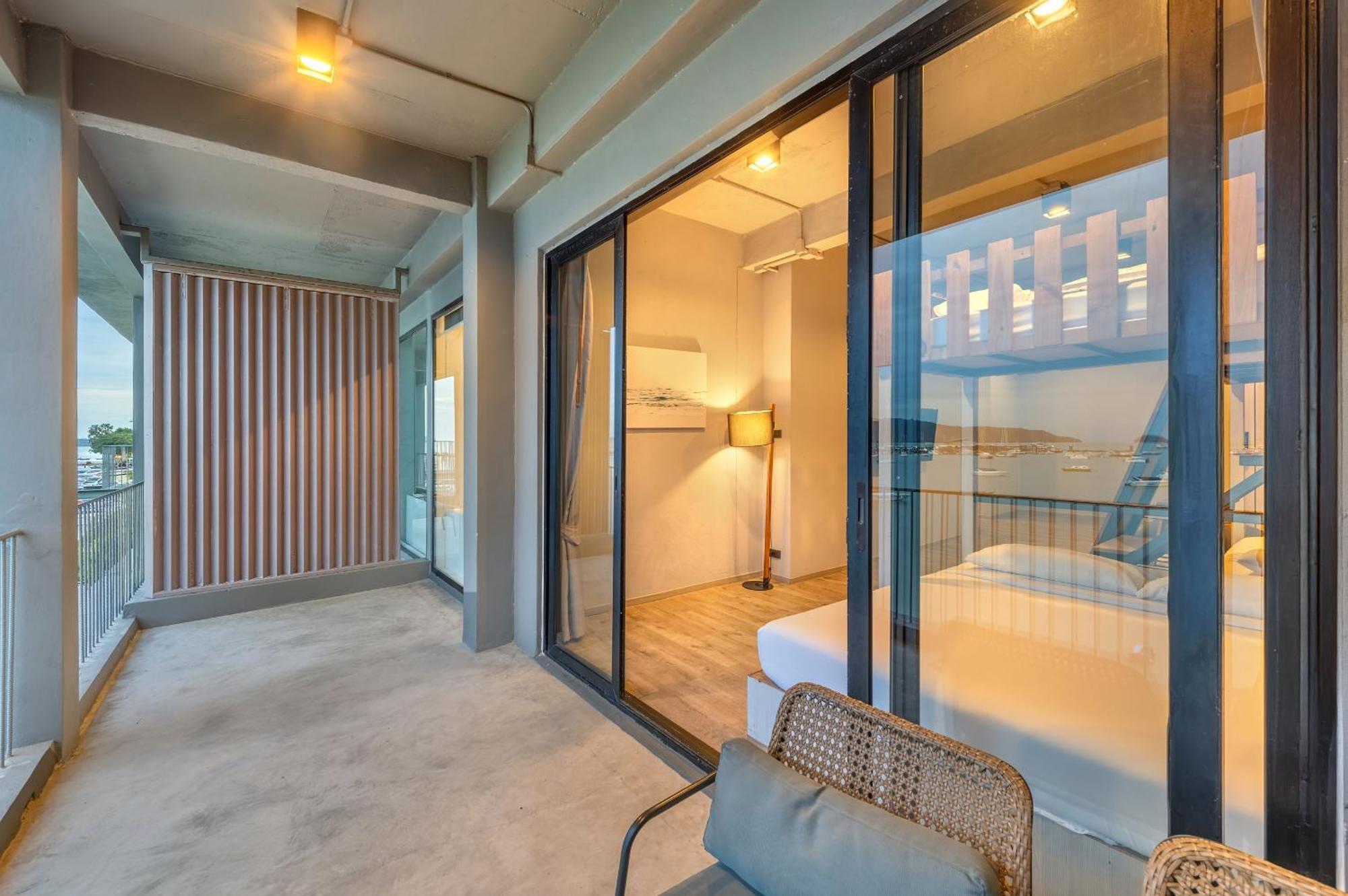 Shin Arch39 Phuket Beach Front - Sha Plus Chalong Extérieur photo