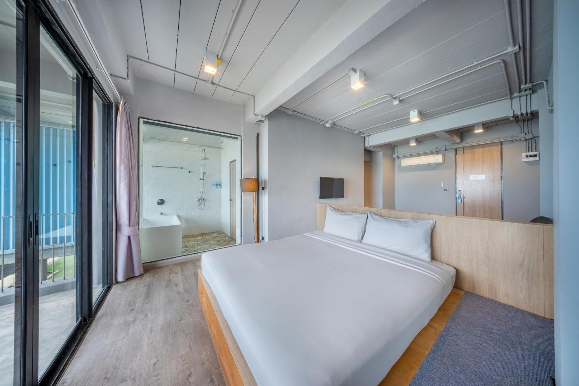 Shin Arch39 Phuket Beach Front - Sha Plus Chalong Extérieur photo