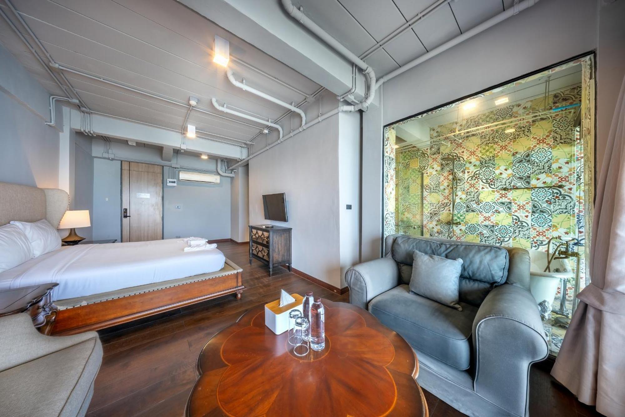 Shin Arch39 Phuket Beach Front - Sha Plus Chalong Extérieur photo