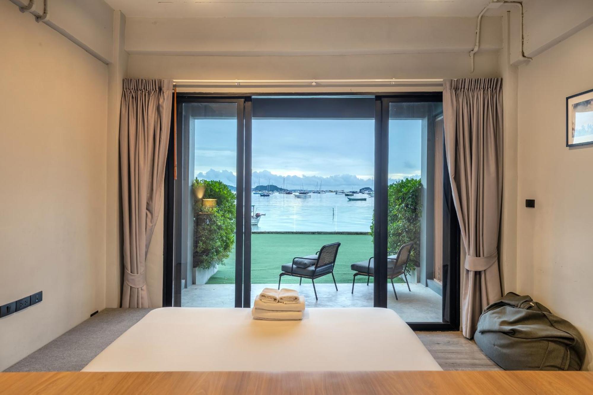 Shin Arch39 Phuket Beach Front - Sha Plus Chalong Extérieur photo