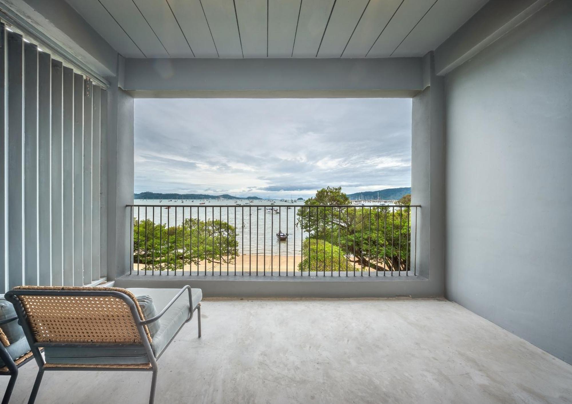 Shin Arch39 Phuket Beach Front - Sha Plus Chalong Extérieur photo