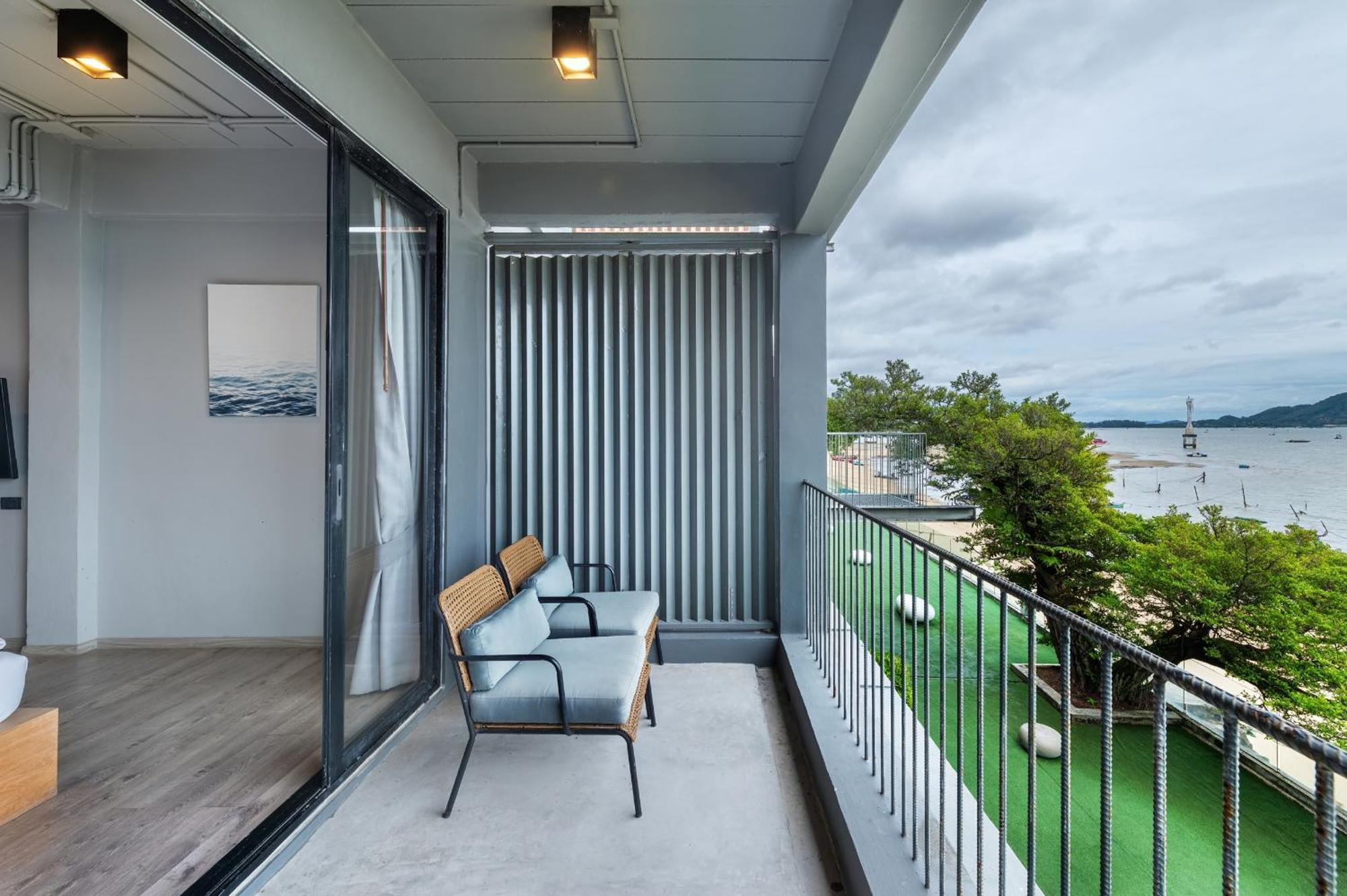 Shin Arch39 Phuket Beach Front - Sha Plus Chalong Extérieur photo