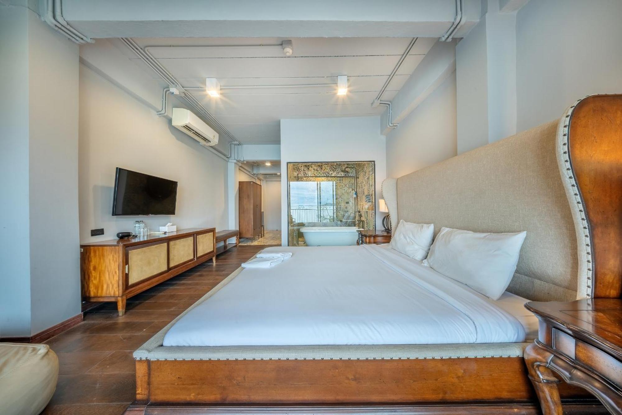 Shin Arch39 Phuket Beach Front - Sha Plus Chalong Extérieur photo