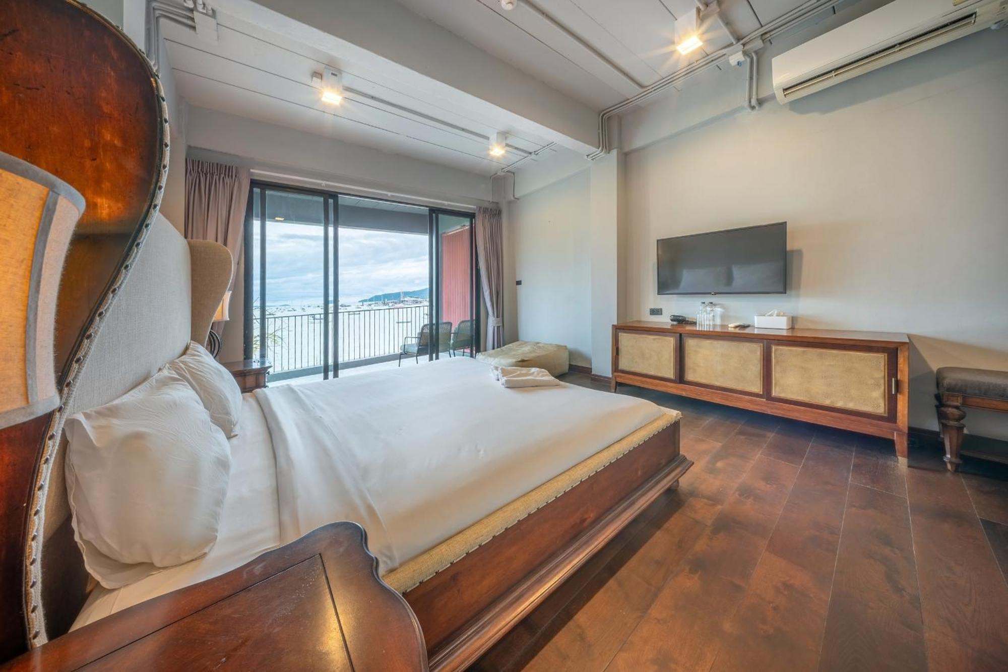 Shin Arch39 Phuket Beach Front - Sha Plus Chalong Extérieur photo
