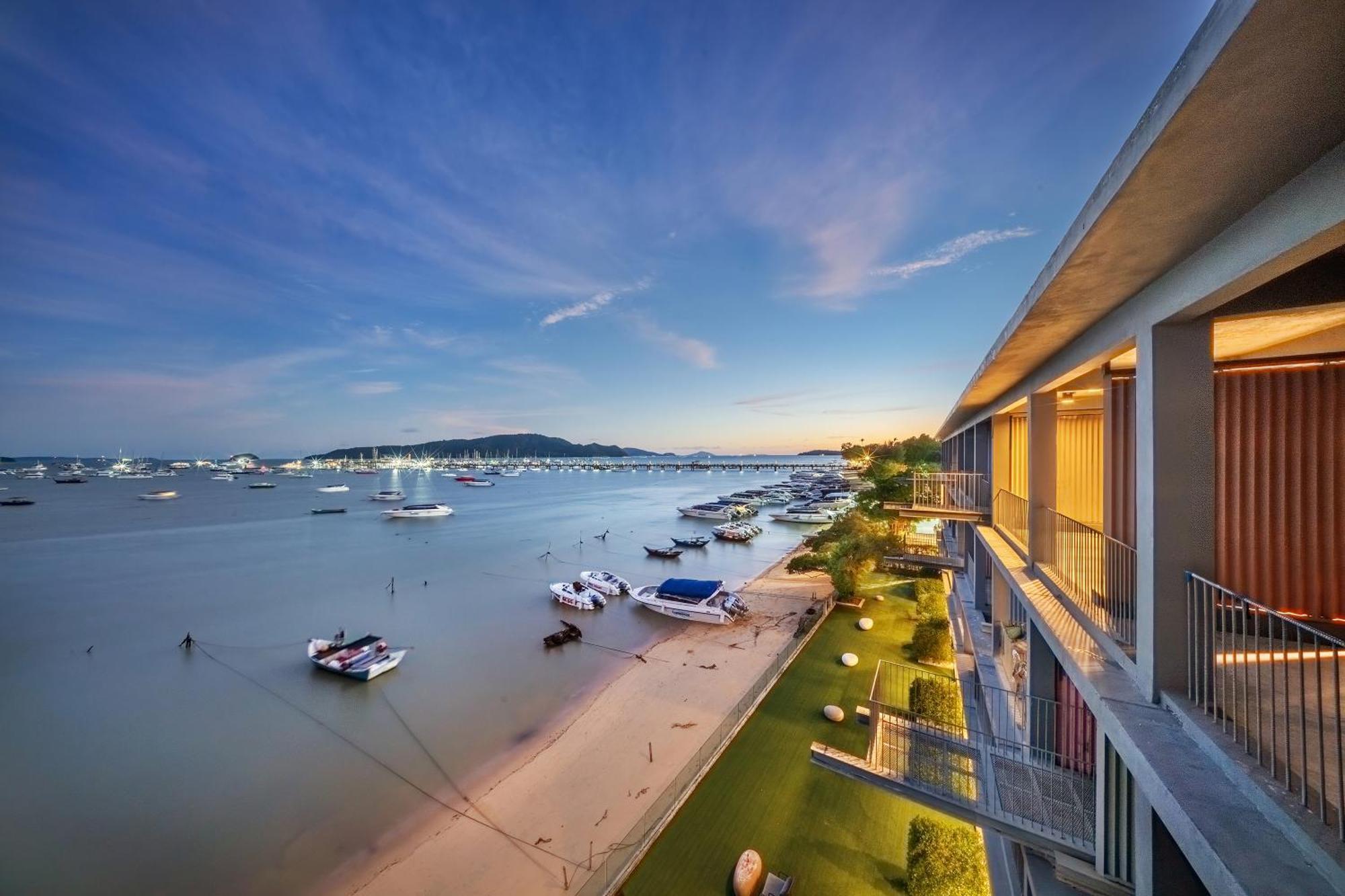 Shin Arch39 Phuket Beach Front - Sha Plus Chalong Extérieur photo