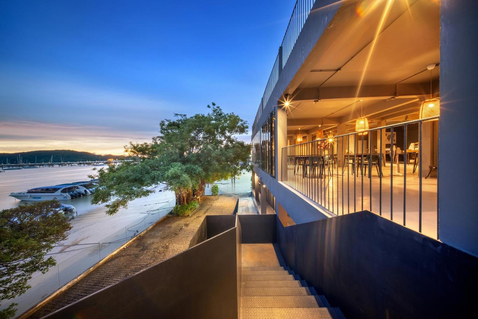 Shin Arch39 Phuket Beach Front - Sha Plus Chalong Extérieur photo